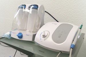 Geräte die in der Parodontologie in der Zahnarztpraxis in der Nordstadt von Hannover zum Einsatz kommen